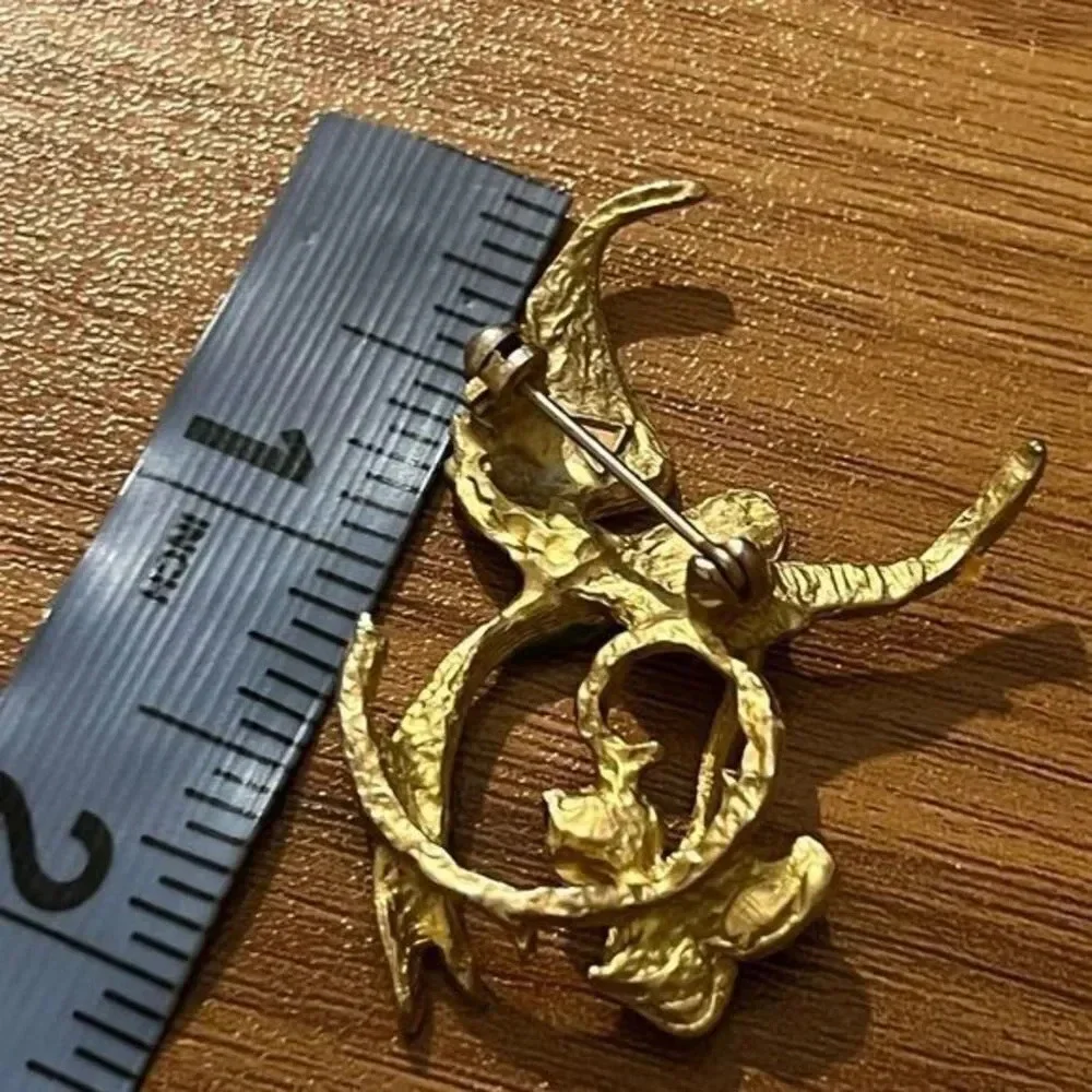Hummingbird Sipping Nectar Gold Brooch